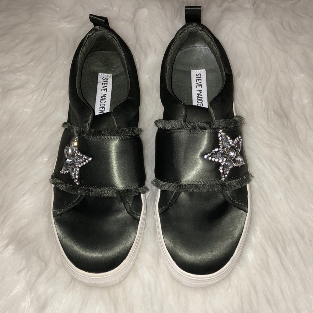 New Steve Madden Olive Green “Graphic” Sneakers